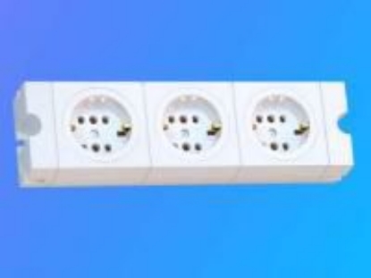 Picture of BLOC 3 PRIZE 2P+E 16A 250V ALB PM 3 15085 N-02548/3