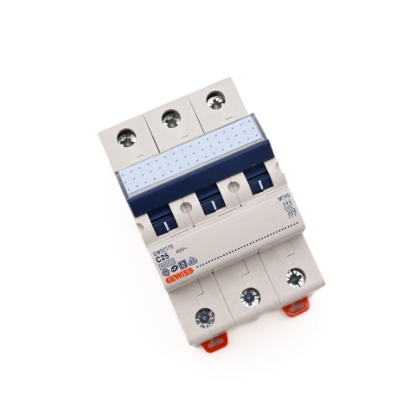 Arată detalii pentru DISJUNCTOR 3P C 25A  4.5KA 3MD GW  92170 Imagine DISJUNCTOR 3P C 25A  4.5KA 3MD GW  92170